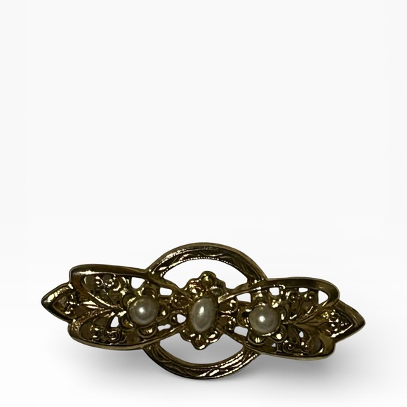 Jewelry - Elegant Vintage Gold Bow Brooch with Pearl Accents